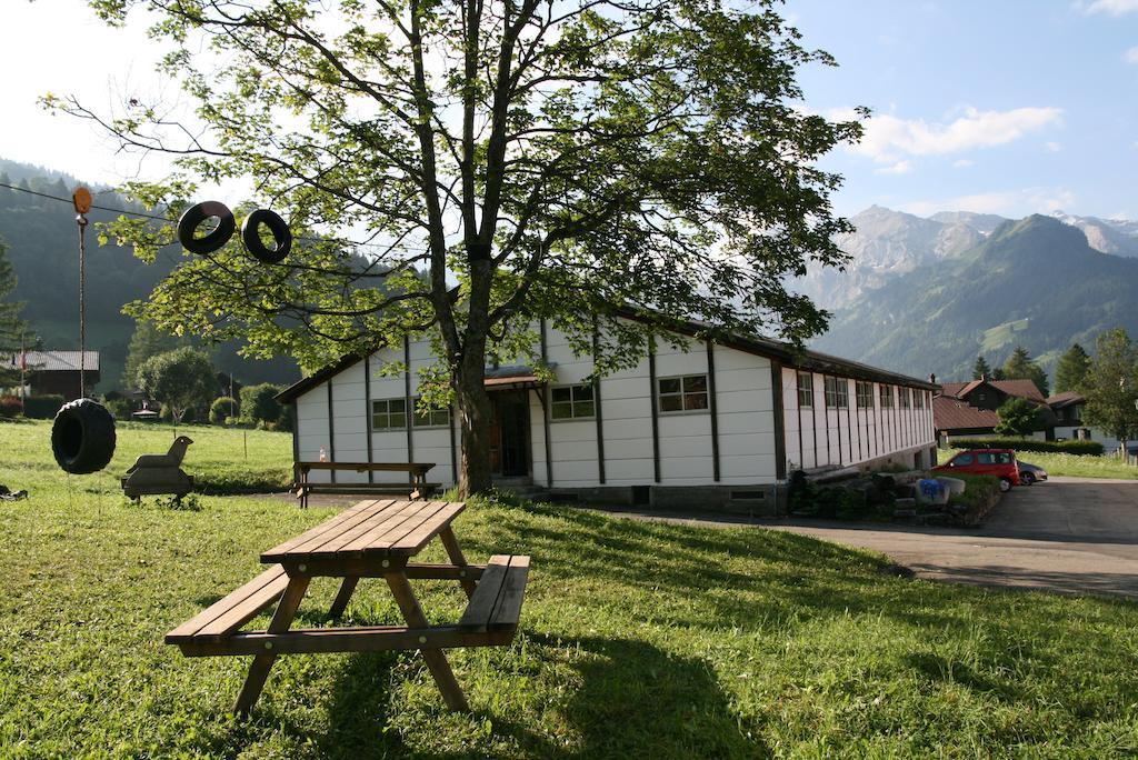 Mountain Lodge Backpackercamp เลงค์ ภายนอก รูปภาพ